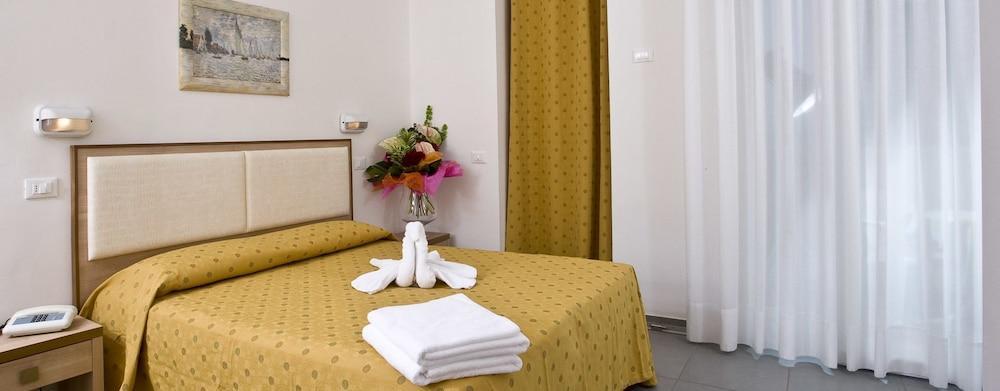 Hotel Nautilus Cattolica Eksteriør billede