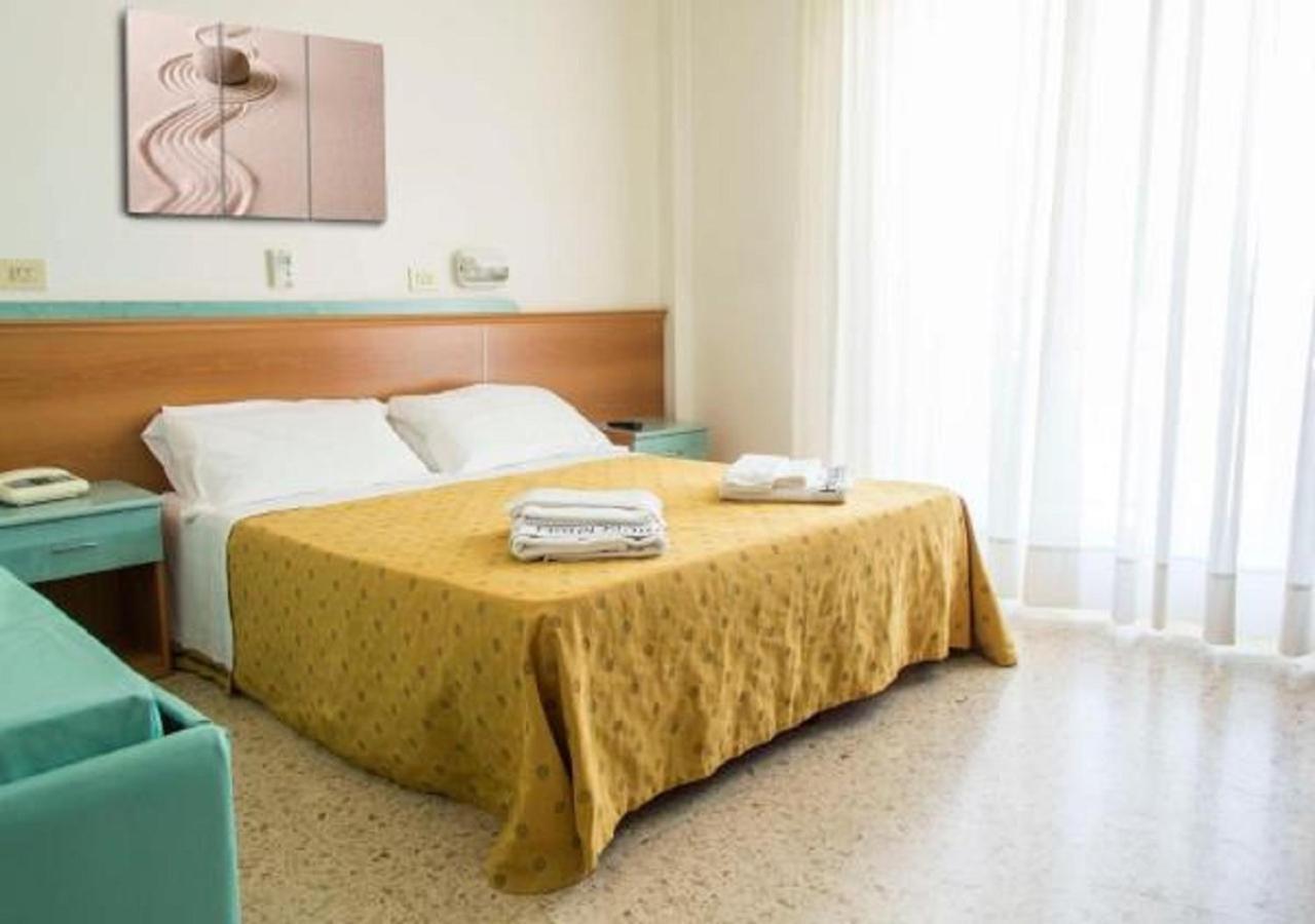 Hotel Nautilus Cattolica Eksteriør billede
